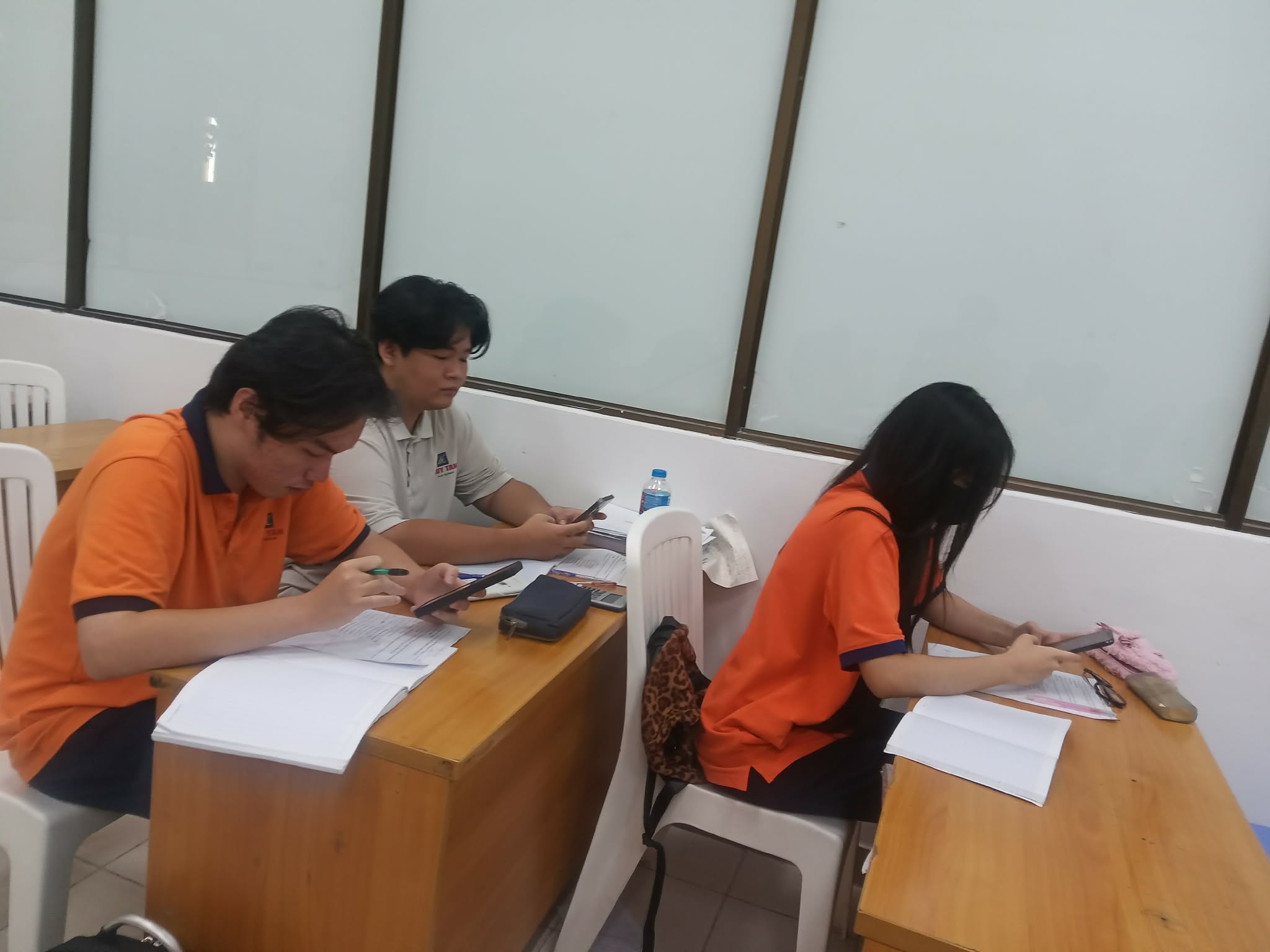 Học sinh DUY TÂN: Làm chủ GOOGLE AI – Kết nối tri thức pháp luật và đạo đức