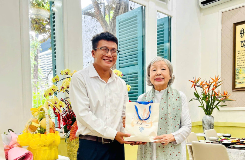 Viết tiếp giấc mơ từ đảo xa: Câu chuyện về sự tiếp sức của Quỹ Vừa A Dính và mái trường Duy Tân.