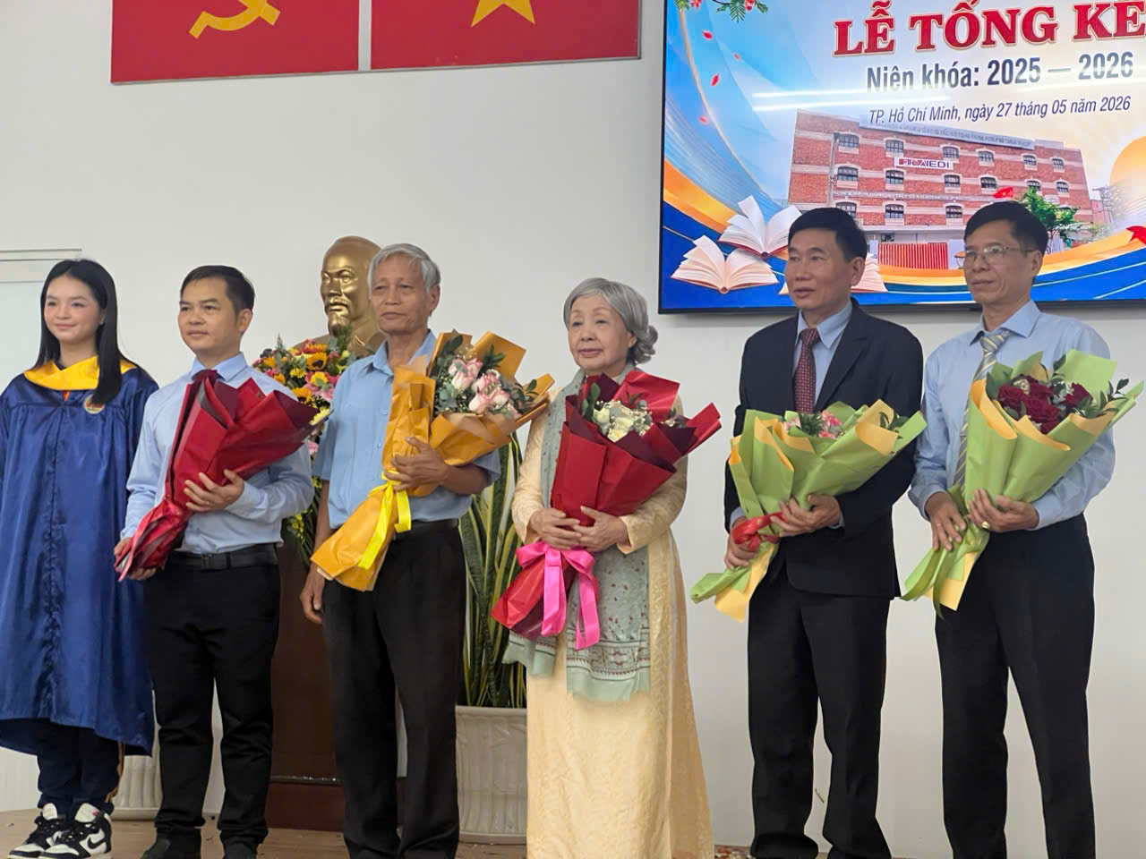 Lời cảm ơn chân thành từ học sinh lớp 12 trường THCS- THPT Duy Tân