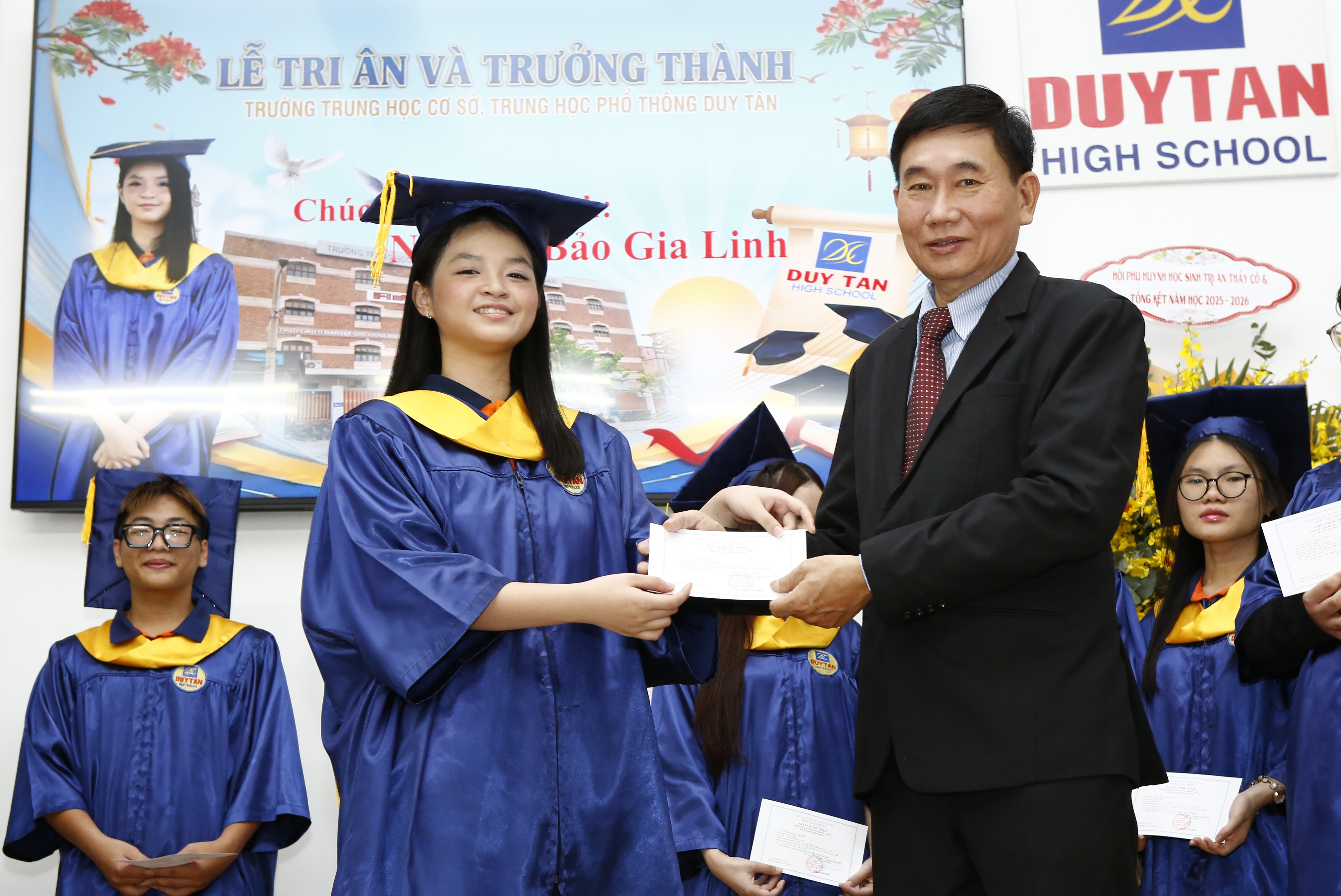 Học sinh khối 12: Bản lĩnh hôm nay, tương lai ngày mai!