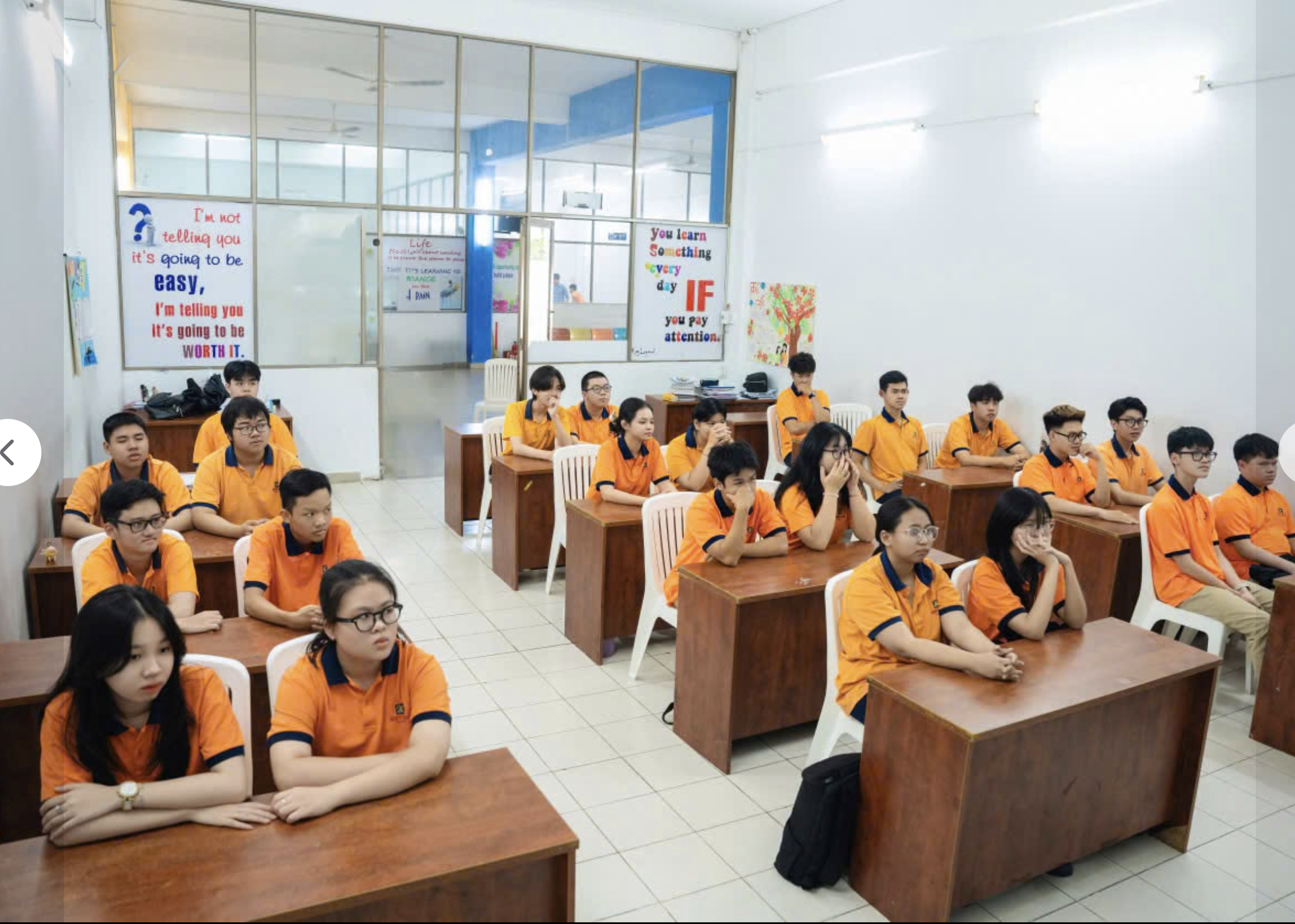 Cánh cửa này khép lại - Tương lai rực rỡ khác mở ra tại Trường DUY TÂN